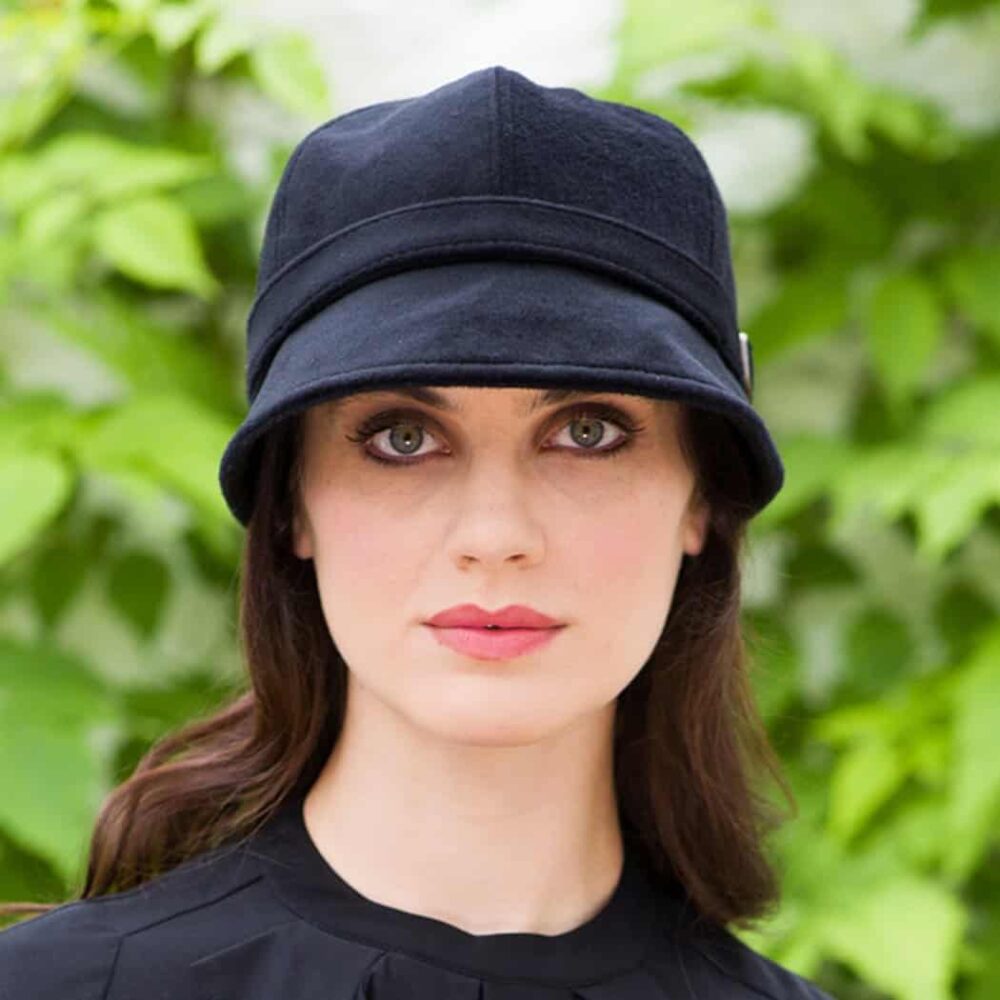 Irish Tweed Flapper For Women - Black