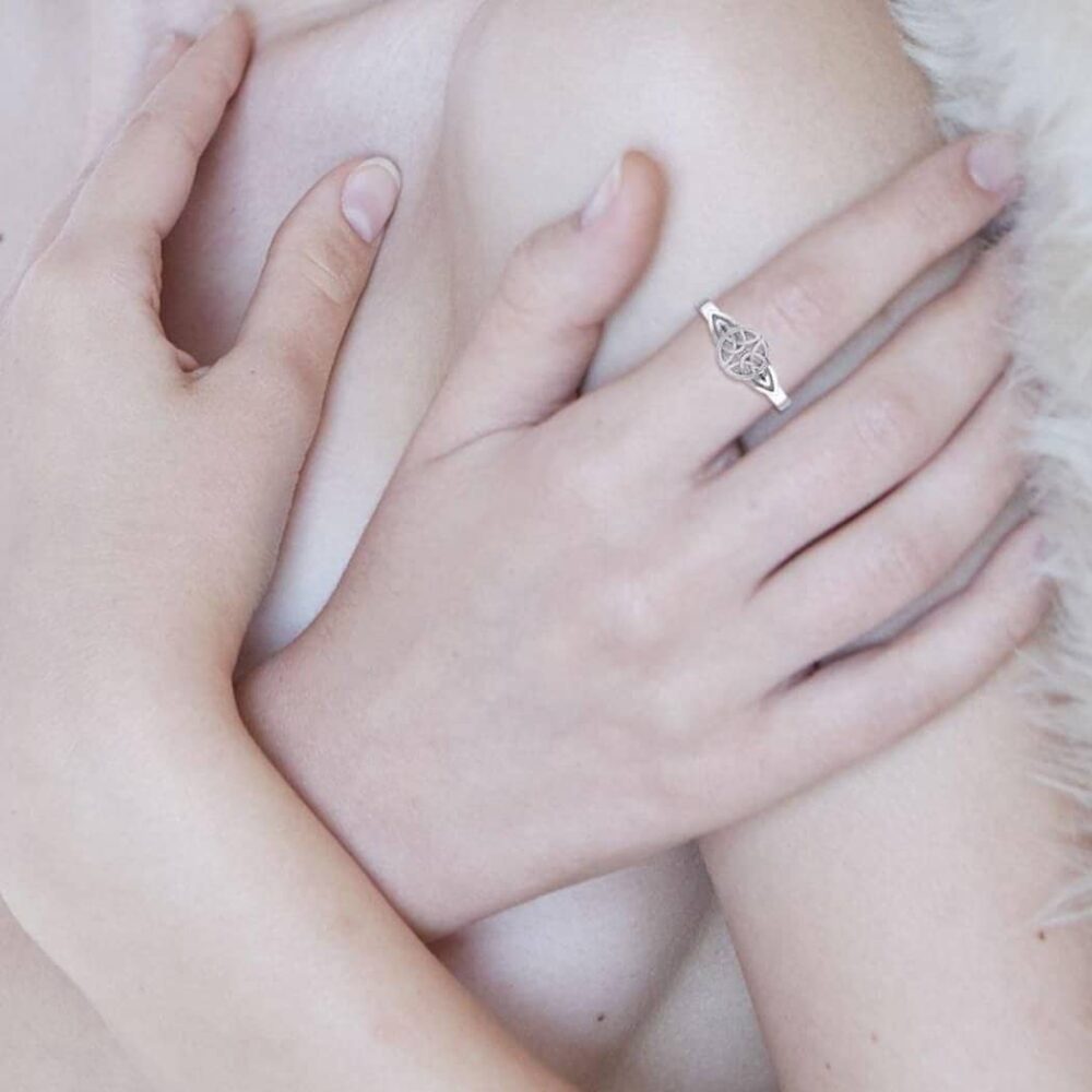 Ladies Ancient Celtic Knot Sterling Silver Ring