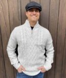 Irish Style Sweater. Half Zip, color natural.