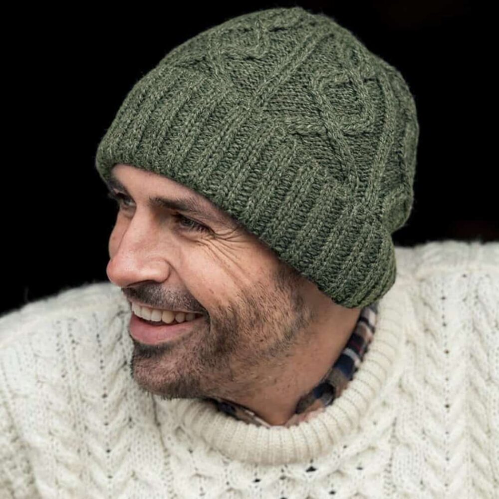 Aran diamond knot beanie green