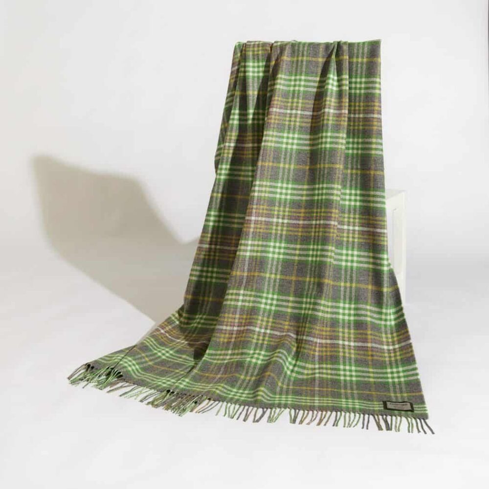 Irish Hawthorn Plaid Throw Blanket