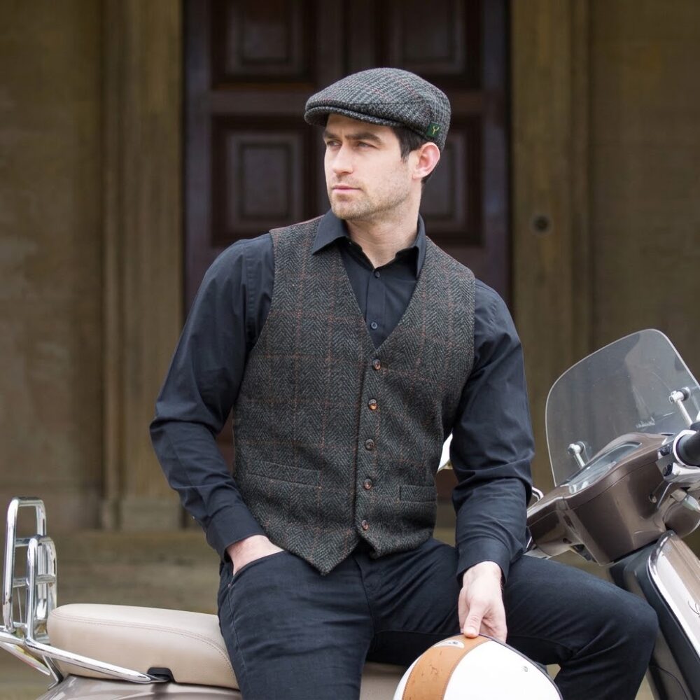 Irish Tweed Flat Cap - Charcoal with Thin Red Line
