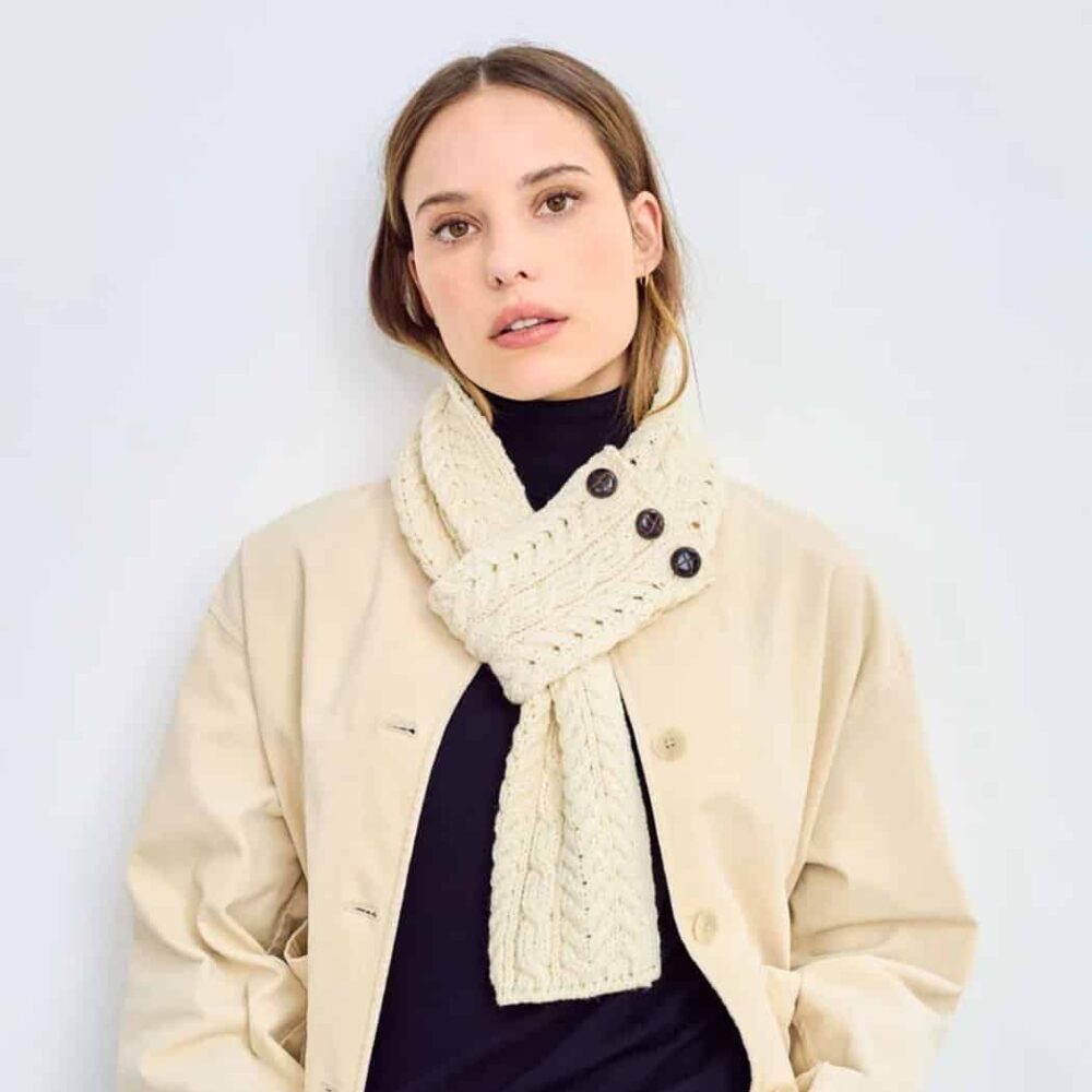 Three Button Merino Wool Scarf For Women - Natural