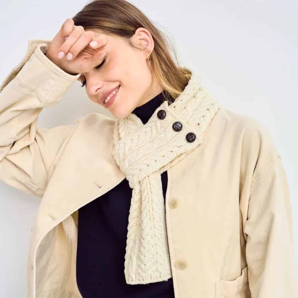Three Button Merino Wool Scarf For Women - Natural