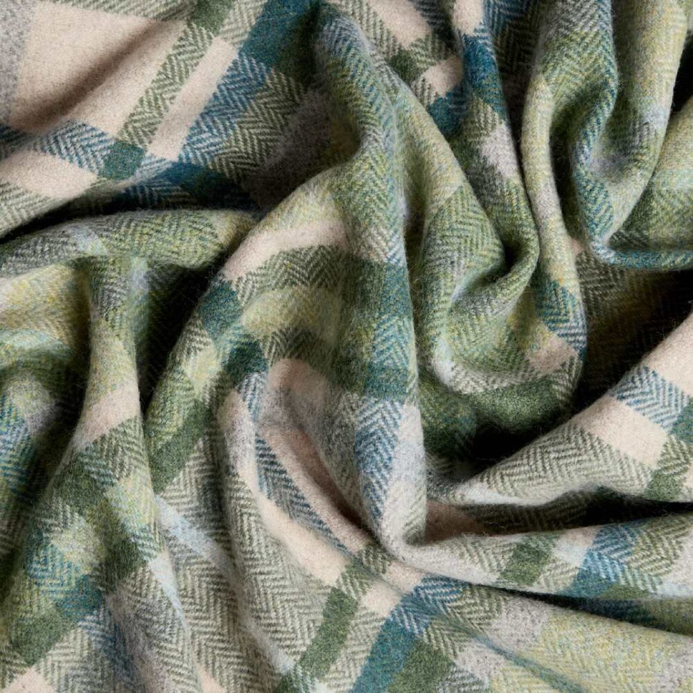 Irish Lambswool Countryside Comfort Throw - Green Check