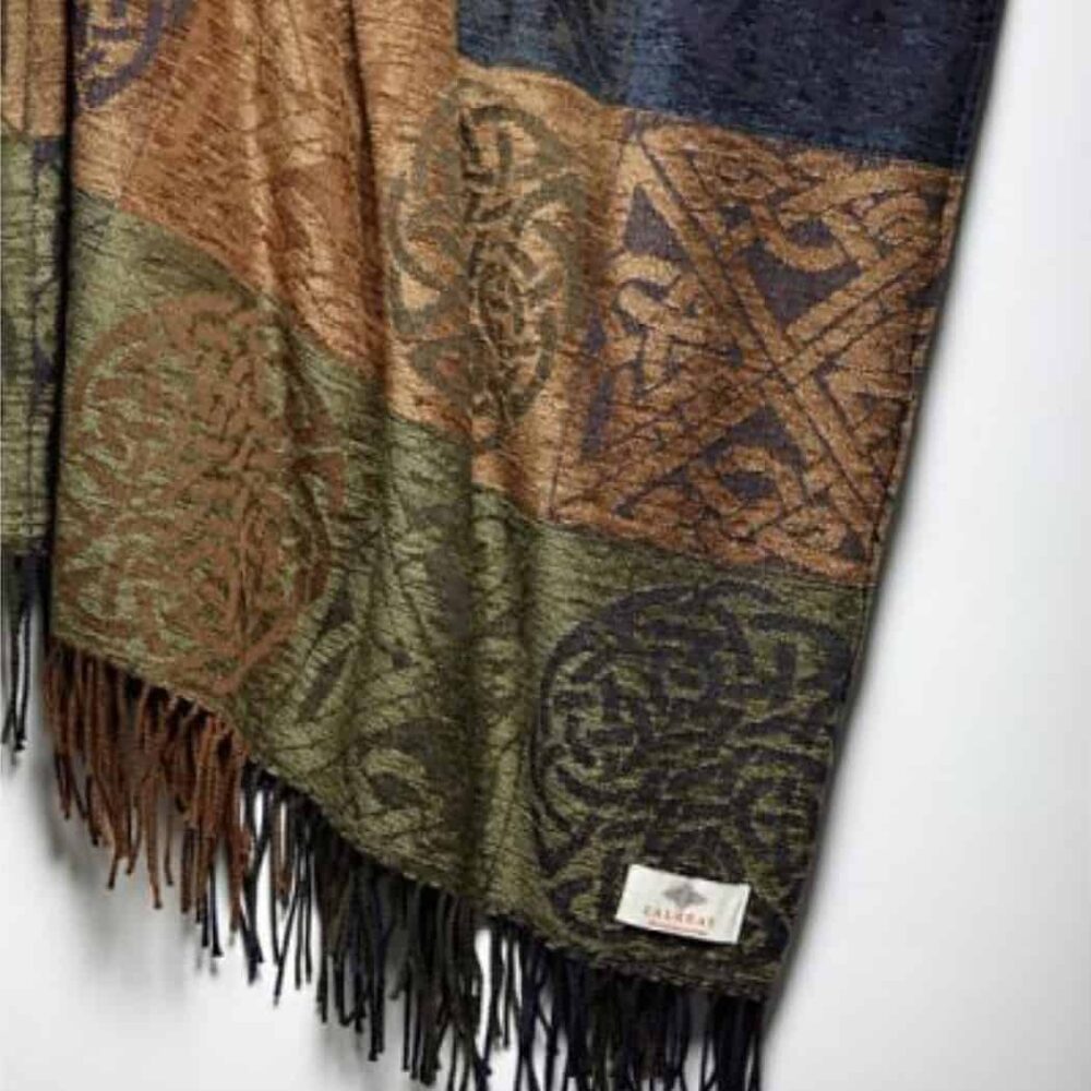 Ladies' Celtic Knot Wrap - Brown